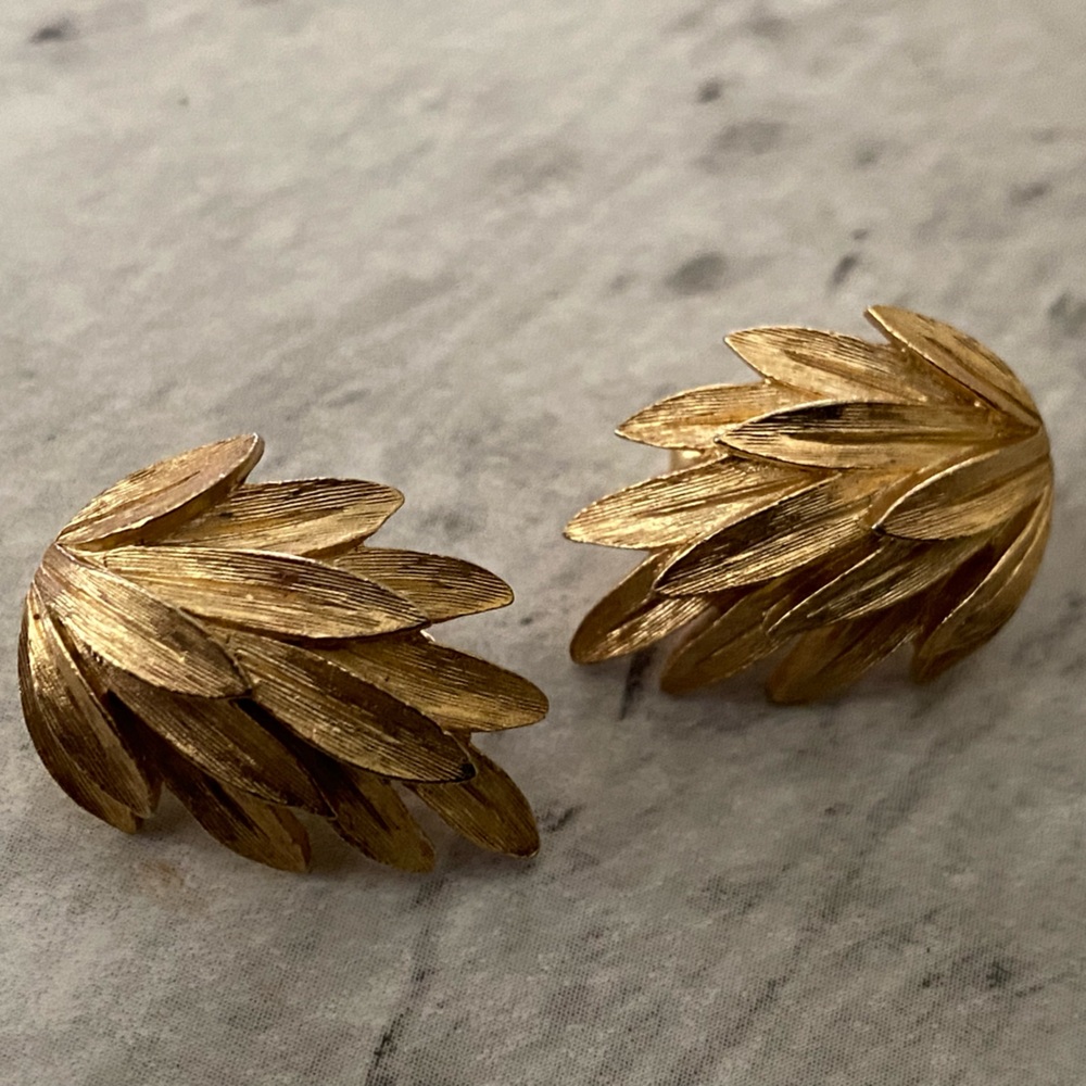 Trifari Gold Tone Leaf Cluster Clip-On Earrings